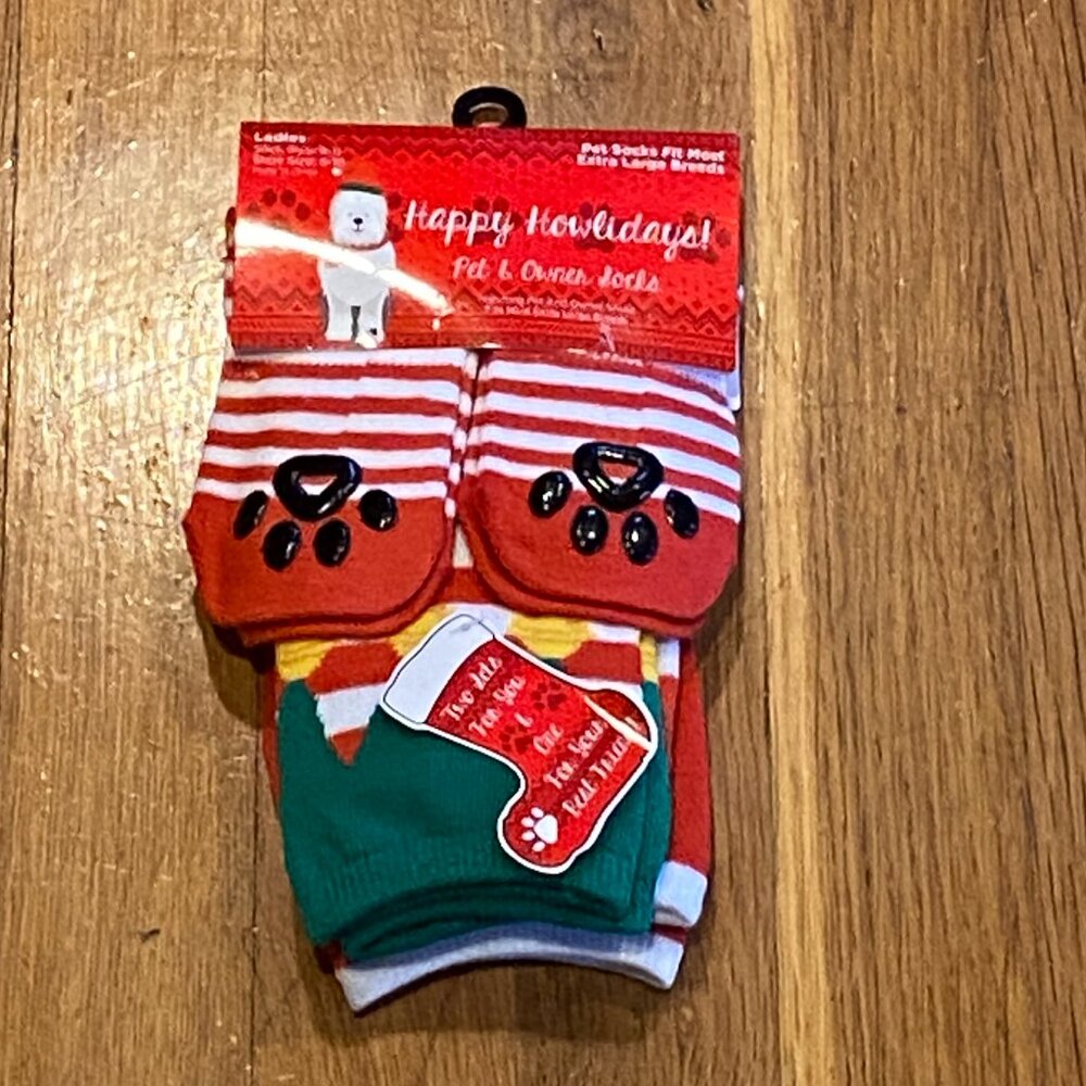 Happy Holidays Pet & Owner Matching Socks NIP Sock Size 9-11